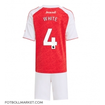 Arsenal Ben White #4 Replika Hemmatröja Barn 2025-26 Kortärmad (+ byxor)