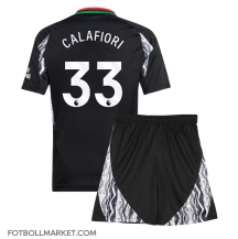 Arsenal Riccardo Calafiori #33 Replika Bortatröja Barn 2024-25 Kortärmad (+ byxor)