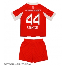 Bayern Munich Josip Stanisic #44 Replika Hemmatröja Barn 2025-26 Kortärmad (+ byxor)