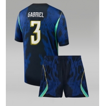 Brasilien Gabriel Magalhaes #3 Replika Bortatröja Barn VM 2026 Kortärmad (+ byxor)