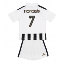 Juventus Francisco Conceicao #7 Replika Hemmatröja Barn 2026-27 Kortärmad (+ byxor)