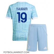 Juventus Khephren Thuram #19 Replika Bortatröja Barn 2025-26 Kortärmad (+ byxor)