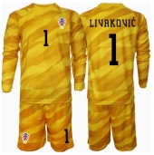 Kroatien Dominik Livakovic #1 Målvakt Replika Hemmatröja Barn EM 2024 Långärmad (+ byxor)