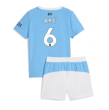 Manchester City Nathan Ake #6 Replika Hemmatröja Barn 2025-26 Kortärmad (+ byxor)