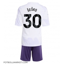 Manchester United Benjamin Sesko #30 Replika Bortatröja Barn 2025-26 Kortärmad (+ byxor)
