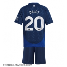 Manchester United Diogo Dalot #20 Replika Bortatröja Barn 2024-25 Kortärmad (+ byxor)