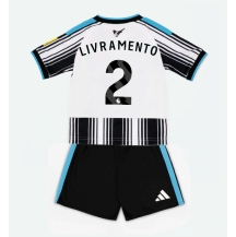 Newcastle United Tino Livramento #2 Replika Hemmatröja Barn 2026-27 Kortärmad (+ byxor)