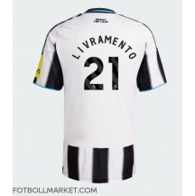 Newcastle United Tino Livramento #21 Replika Hemmatröja 2025-26 Kortärmad