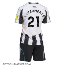 Newcastle United Tino Livramento #21 Replika Hemmatröja Barn 2025-26 Kortärmad (+ byxor)