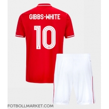 Nottingham Forest Morgan Gibbs-White #10 Replika Hemmatröja Barn 2025-26 Kortärmad (+ byxor)