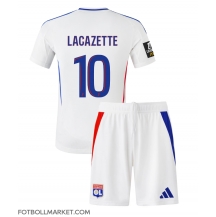 Olympique Lyonnais Alexandre Lacazette #10 Replika Hemmatröja Barn 2024-25 Kortärmad (+ byxor)