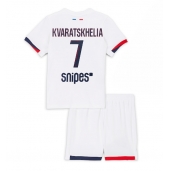 Paris Saint-Germain Khvicha Kvaratskhelia #7 Replika Bortatröja Barn 2025-26 Kortärmad (+ byxor)