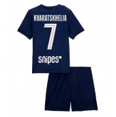 Paris Saint-Germain Khvicha Kvaratskhelia #7 Replika Hemmatröja Barn 2025-26 Kortärmad (+ byxor)