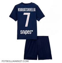Paris Saint-Germain Khvicha Kvaratskhelia #7 Replika Hemmatröja Barn 2025-26 Kortärmad (+ byxor)