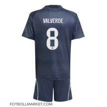 Real Madrid Federico Valverde #8 Replika Bortatröja Barn 2025-26 Kortärmad (+ byxor)