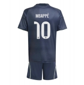 Real Madrid Kylian Mbappe #10 Replika Bortatröja Barn 2025-26 Kortärmad (+ byxor)