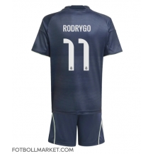 Real Madrid Rodrygo Goes #11 Replika Bortatröja Barn 2025-26 Kortärmad (+ byxor)