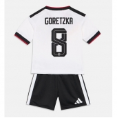 Tyskland Leon Goretzka #8 Replika Hemmatröja Barn VM 2026 Kortärmad (+ byxor)